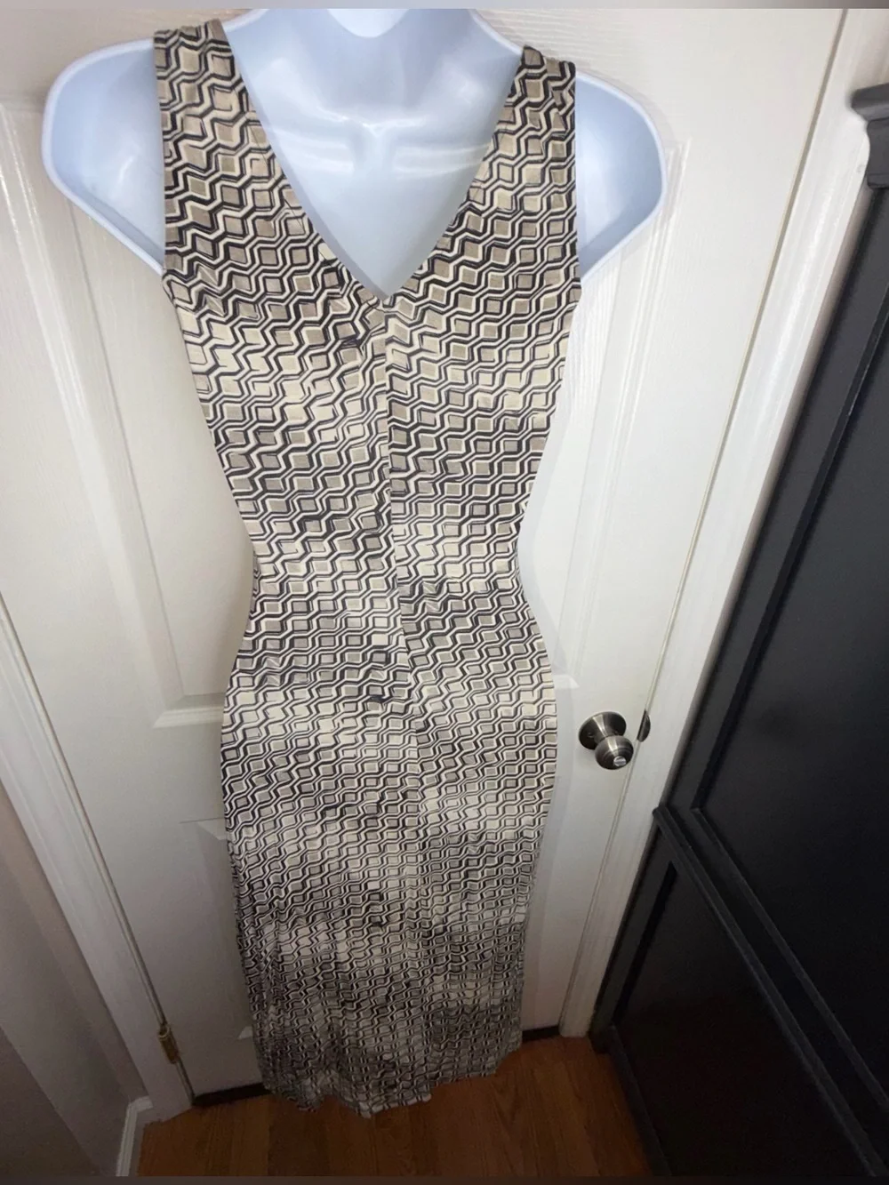 Vtg Bebe Women’s Small Black Gray Geo Print V-Neck Midi Dress Sleeveless S USA